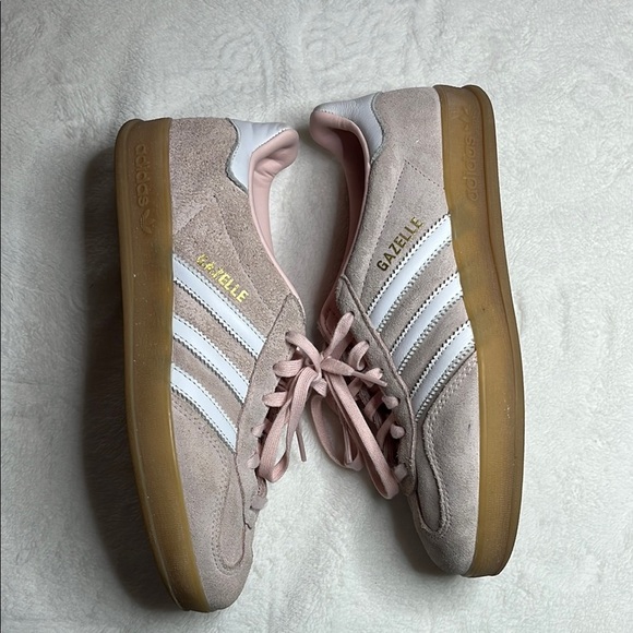 Adidas Pink and White Retro-Inspired Sneakers - Picture 3 of 13